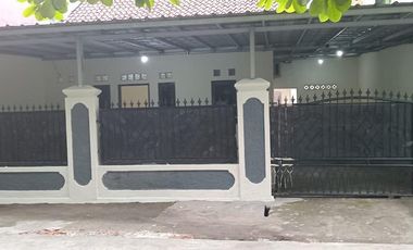 Rumah 1 lantai, tanah luas, 10 menit tol Jatiasih
