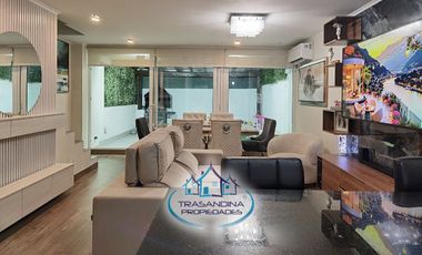 Vende Casa Amoblada 3d 4b 2e - Sector Peñalolén - Santiago