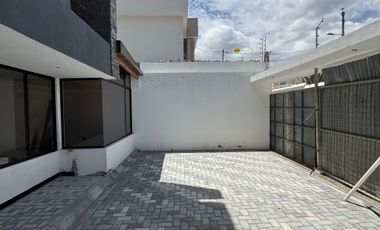 Venta casa de 4 dormitorios con baño a estrenar Mitad del Mundo