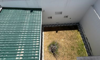 Venta casa de 4 dormitorios con baño a estrenar Mitad del Mundo