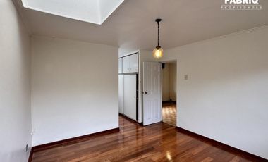 EXCELENTE CASA A PASOS DEL JUMBO LOS PABLOS