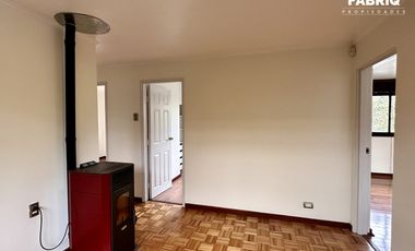 EXCELENTE CASA A PASOS DEL JUMBO LOS PABLOS