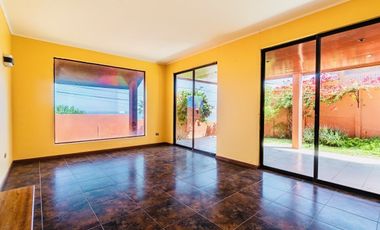 VENDO CASA  EN JARDINES DEL SUR DE LA CIUDAD DE ANTOFAGASTA