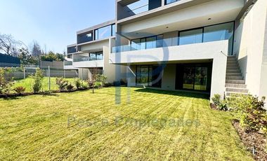 EXCLUSIVA CASA NUEVA EN CONDOMINIO CON PISCINA