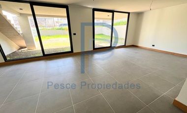 EXCLUSIVA CASA NUEVA EN CONDOMINIO CON PISCINA