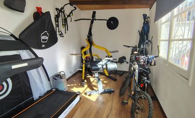 FOCOLARE PROPIEDADES VENDE CASA CERCA DE COMERCIO