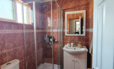 FOCOLARE PROPIEDADES VENDE CASA CERCA DE COMERCIO