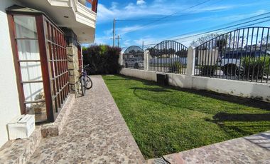 FOCOLARE PROPIEDADES VENDE CASA CERCA DE COMERCIO