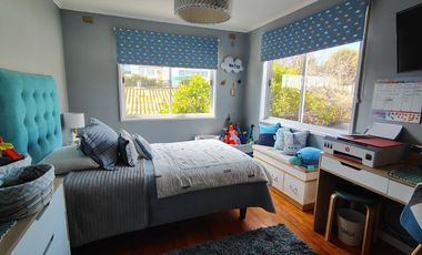 FOCOLARE PROPIEDADES VENDE CASA CERCA DE COMERCIO