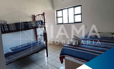 CASA EN VENTA A UNA CUADRA DE BLVD. MATANCHEN, NAY. (EN)