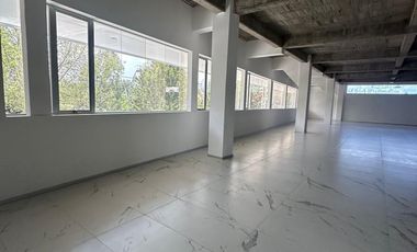 Local Comercial en Renta - Frente a Galerias