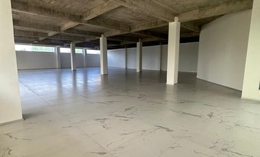 Local Comercial en Renta - Frente a Galerias