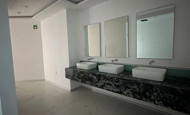 Local Comercial en Renta - Frente a Galerias