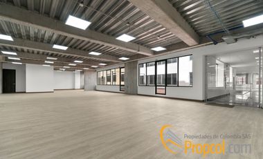 OFICINA CON TERRAZA EN ARRIENDO, CHICO