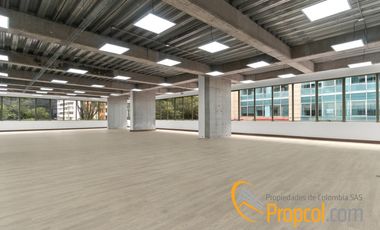 OFICINA CON TERRAZA EN ARRIENDO, CHICO