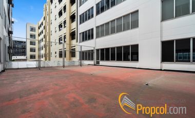 OFICINA CON TERRAZA EN ARRIENDO, CHICO