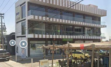 Renta Local Comercial en Plaza Explanada Esmeralda