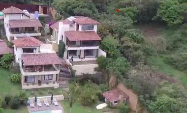 Conjunto de 3 casas en Venta en Malinalco