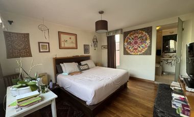 Casa en Teca en calle cerrada