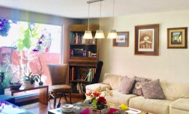 Casa en Teca en calle cerrada