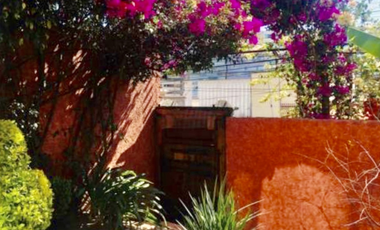 Casa en Teca en calle cerrada