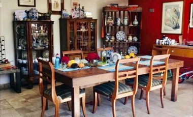 Casa en Teca en calle cerrada