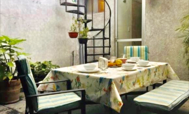 Casa en Teca en calle cerrada