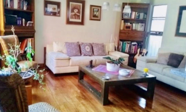 Casa en Teca en calle cerrada