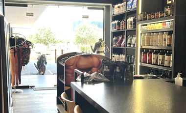 LOCAL EN RENTA EN P.B. EN PLAZA AURA