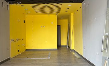 LOCAL EN RENTA EN P.B. EN PLAZA AURA