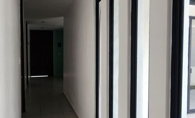 Casa Amueblada con paneles solares y piscina conkal