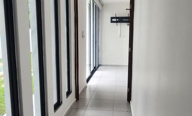 Casa Amueblada con paneles solares y piscina conkal