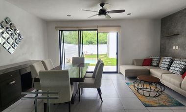 Casa Amueblada con paneles solares y piscina conkal