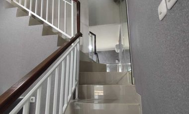 Rumah 2 lantai Modern bergaya Eropa harga Murah di cempaka putih jakarta pusat