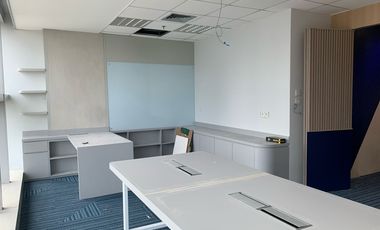 Sewa Kantor Exclusive 214 m2 Semi Furnish di Menara Karya Kuningan