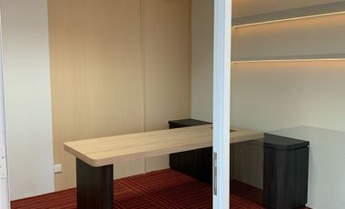 Sewa Kantor Exclusive 214 m2 Semi Furnish di Menara Karya Kuningan