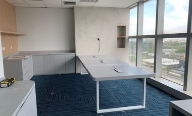 Sewa Kantor Exclusive 214 m2 Semi Furnish di Menara Karya Kuningan