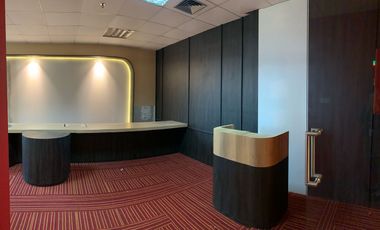 Sewa Kantor Exclusive 214 m2 Semi Furnish di Menara Karya Kuningan