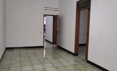 Disewakan Rumah di Pusat Kota Bandung daerah sayap pasirkaliki