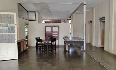 Rumah Semifurnished LT 1000m dekat Stasiun dan Kebun Raya Bogor, Bogor