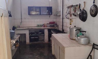 Rumah Semifurnished LT 1000m dekat Stasiun dan Kebun Raya Bogor, Bogor