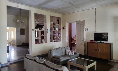 Rumah Semifurnished LT 1000m dekat Stasiun dan Kebun Raya Bogor, Bogor