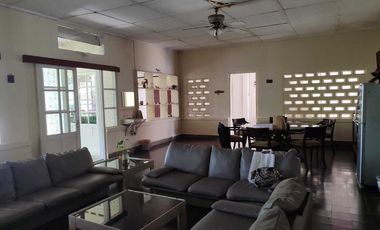 Rumah Semifurnished LT 1000m dekat Stasiun dan Kebun Raya Bogor, Bogor