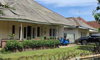 Rumah Semifurnished LT 1000m dekat Stasiun dan Kebun Raya Bogor, Bogor