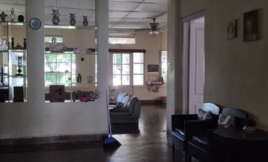 Rumah Semifurnished LT 1000m dekat Stasiun dan Kebun Raya Bogor, Bogor