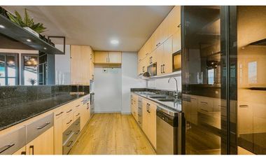 Penthouse frente al CC Santa fé para renta amoblada