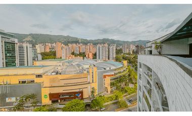 Penthouse frente al CC Santa fé para renta amoblada