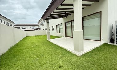 ALQUILER DE CASA EN SANTA MARIA A ESTRENAR - THE WOODS