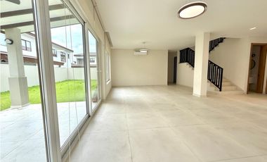 ALQUILER DE CASA EN SANTA MARIA A ESTRENAR - THE WOODS