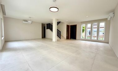 ALQUILER DE CASA EN SANTA MARIA A ESTRENAR - THE WOODS